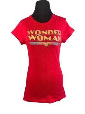 DC Comics Womens Wonder Woman Graphic Tee Red M Cotton Crewneck Short Sleeve